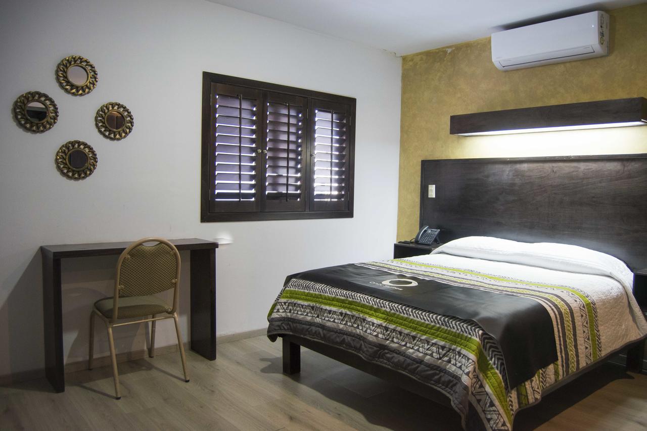 Hotel Onix Suites Delicias Exterior foto